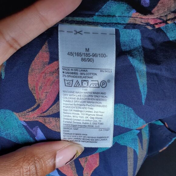 NEW Gap Men's Button-Down Shirt Medium Blue Pink Hawaiian Short Sleeve Cotton - Picture 7 of 7